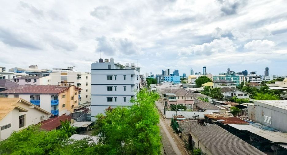 For sale 38 bedrooms apartment in Chatuchak, Bangkok