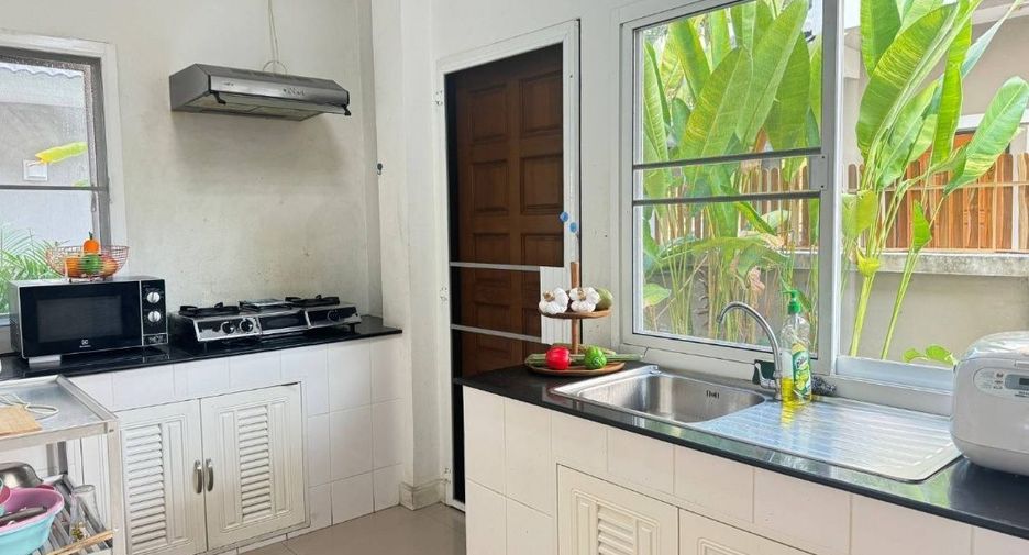 For rent 4 bedrooms house in Doi Saket, Chiang Mai