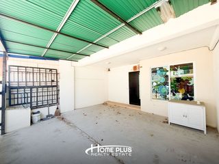 Casa adosada en venta de 3 habitaciones en Khlong Sam Wa, Bangkok