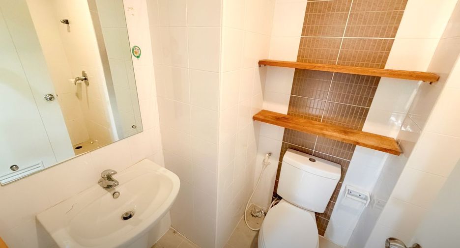 For sale 3 bedrooms townhouse in Khlong Sam Wa, Bangkok