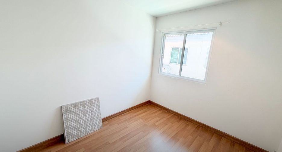 For sale 3 bedrooms townhouse in Khlong Sam Wa, Bangkok
