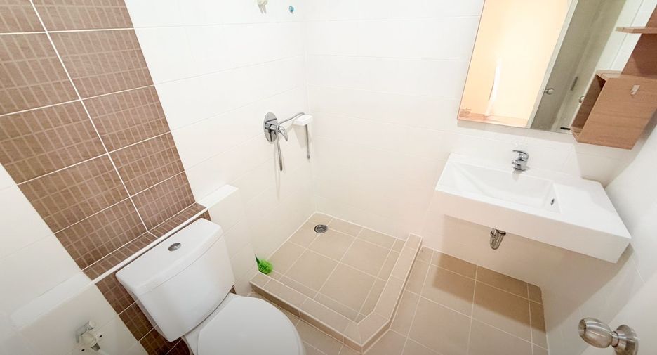 For sale 3 bedrooms townhouse in Khlong Sam Wa, Bangkok