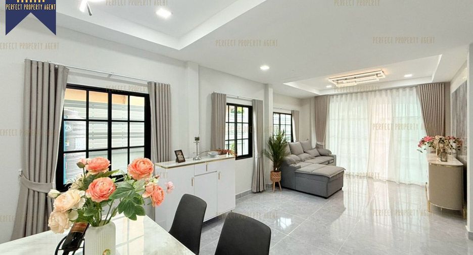 À vendre 5 chambres maison à Khlong Sam Wa, Bangkok