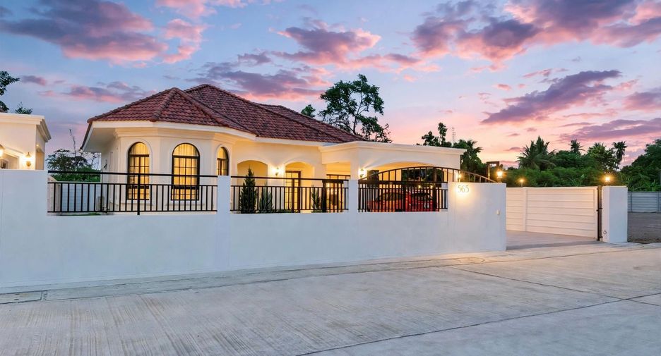 For sale 3 bedrooms house in Mueang Ratchaburi, Ratchaburi