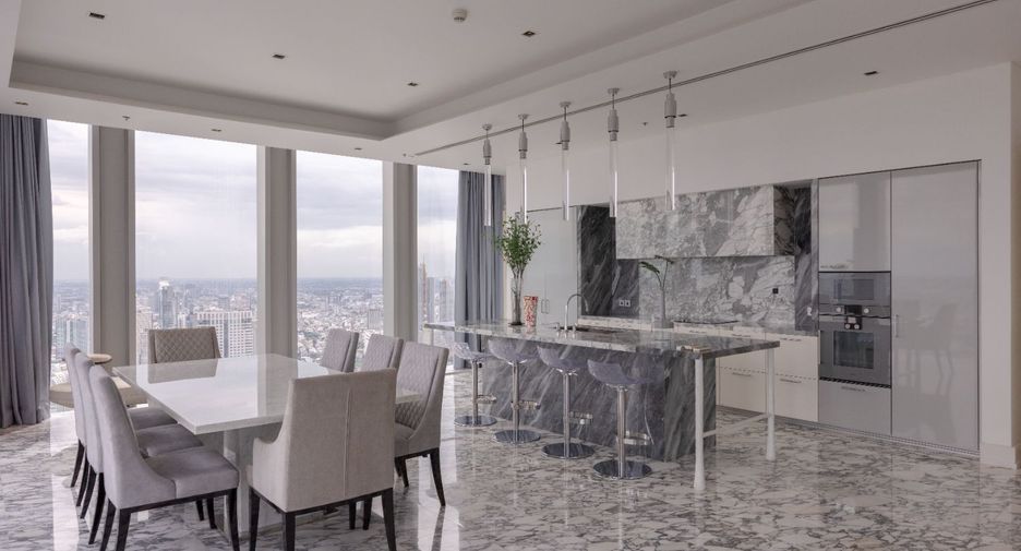 For rent 4 bedrooms condo in Sathon, Bangkok