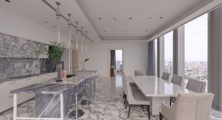 For rent 4 bedrooms condo in Sathon, Bangkok
