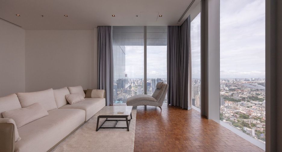 For rent 4 bedrooms condo in Sathon, Bangkok