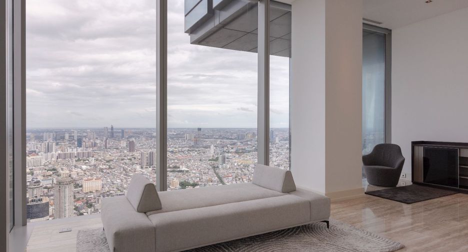 For rent 4 bedrooms condo in Sathon, Bangkok