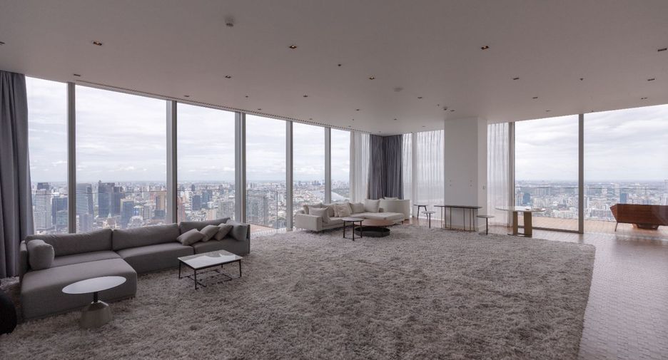 For rent 4 bedrooms condo in Sathon, Bangkok