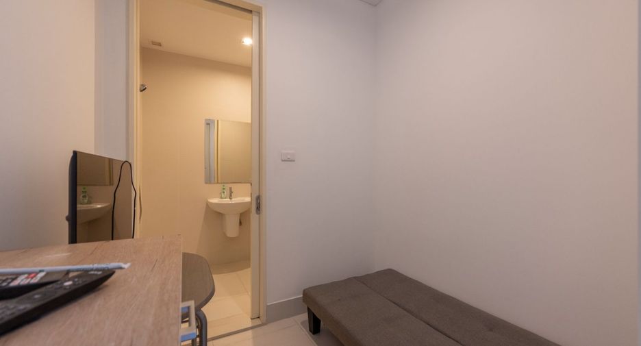For rent 4 bedrooms condo in Sathon, Bangkok
