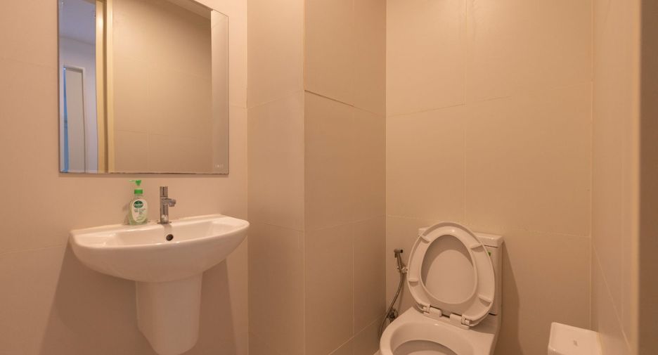 For rent 4 bedrooms condo in Sathon, Bangkok