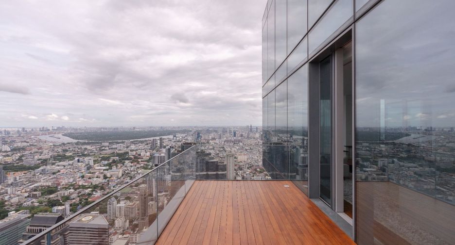 For rent 4 bedrooms condo in Sathon, Bangkok