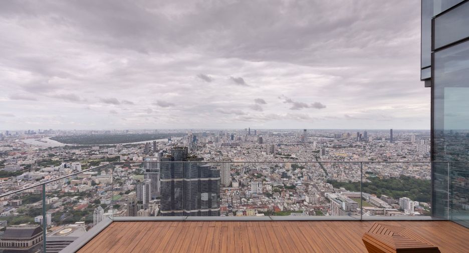 For rent 4 bedrooms condo in Sathon, Bangkok