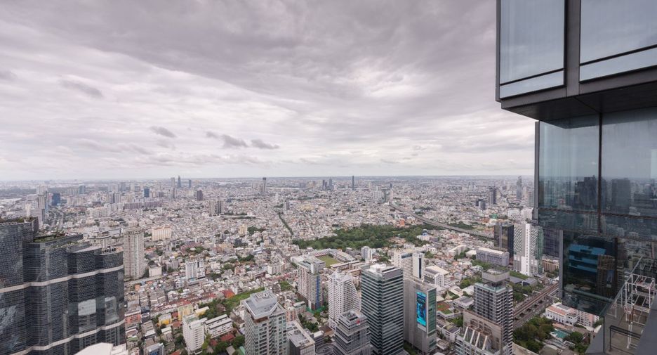 For rent 4 bedrooms condo in Sathon, Bangkok