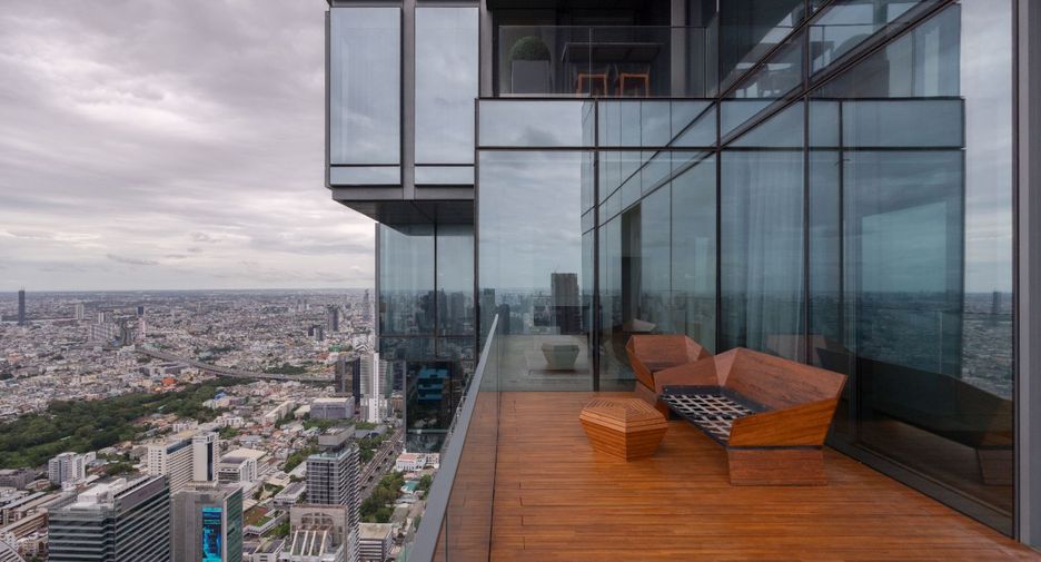 For rent 4 bedrooms condo in Sathon, Bangkok