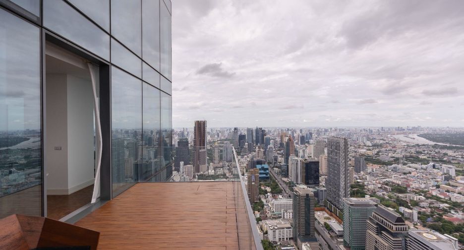 For rent 4 bedrooms condo in Sathon, Bangkok