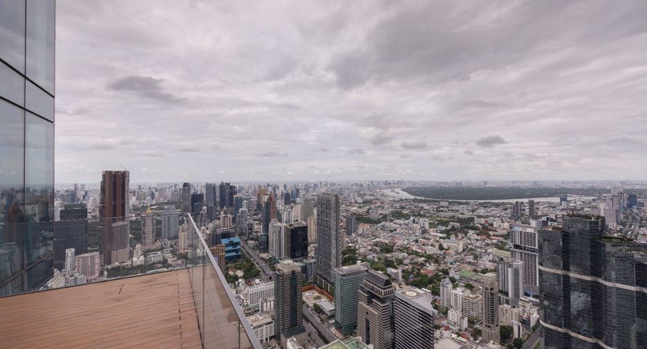 For rent 4 bedrooms condo in Sathon, Bangkok