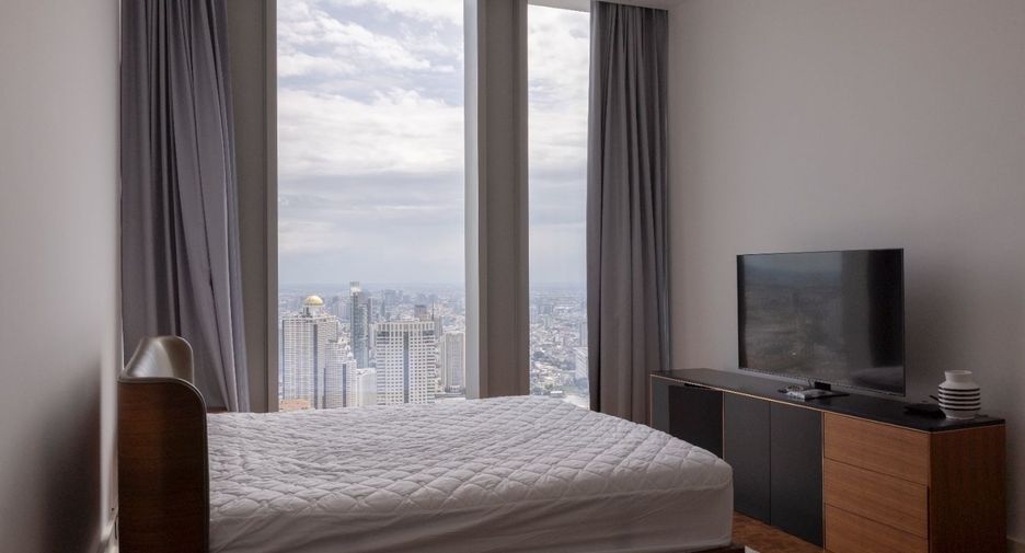 For rent 4 bedrooms condo in Sathon, Bangkok