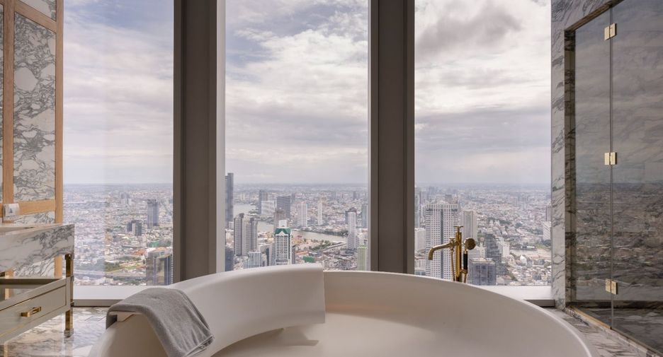 For rent 4 bedrooms condo in Sathon, Bangkok