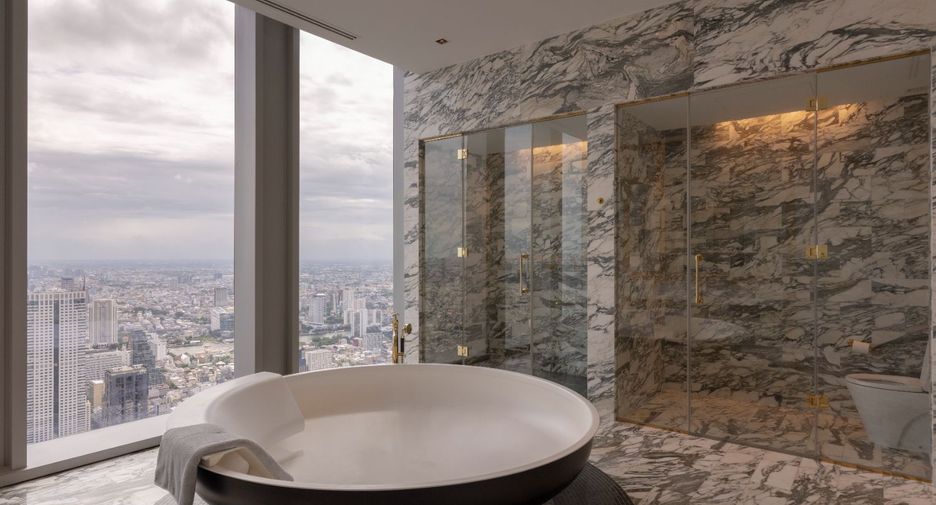 For rent 4 bedrooms condo in Sathon, Bangkok