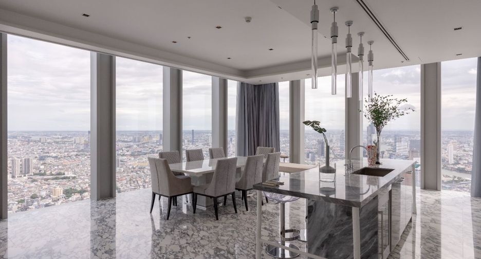 For rent 4 bedrooms condo in Sathon, Bangkok