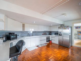 Condo en venta de 3 habitaciones en Bang Phli, Samut Prakan