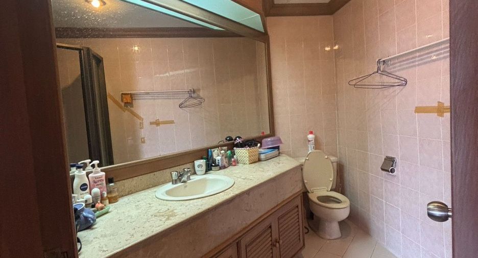 Wohnung zum Kauf mit 3 Zimmer in Watthana, Bangkok
