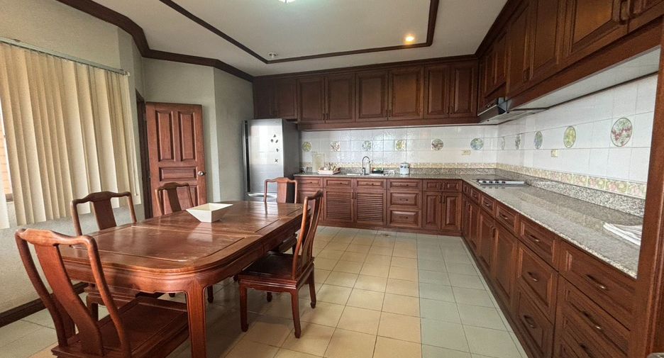 Wohnung zum Kauf mit 3 Zimmer in Watthana, Bangkok
