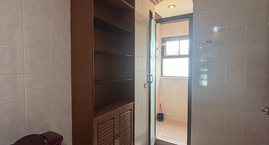 Wohnung zum Kauf mit 3 Zimmer in Watthana, Bangkok