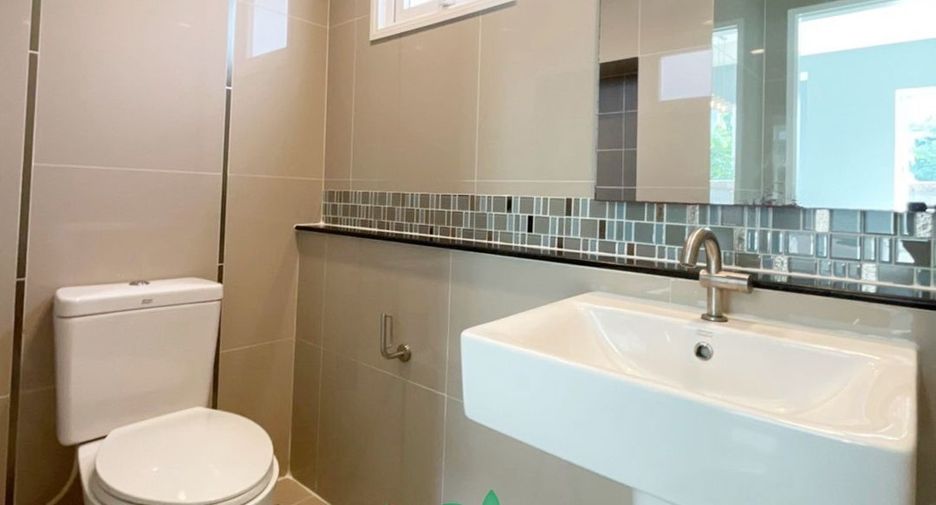 For sale 3 bedrooms house in Mueang Pathum Thani, Pathum Thani