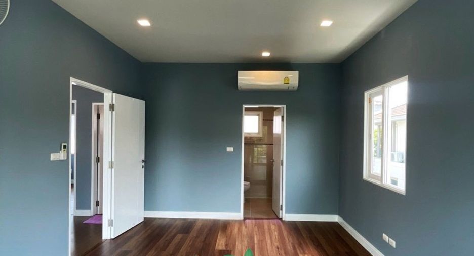 For sale 3 bedrooms house in Mueang Pathum Thani, Pathum Thani