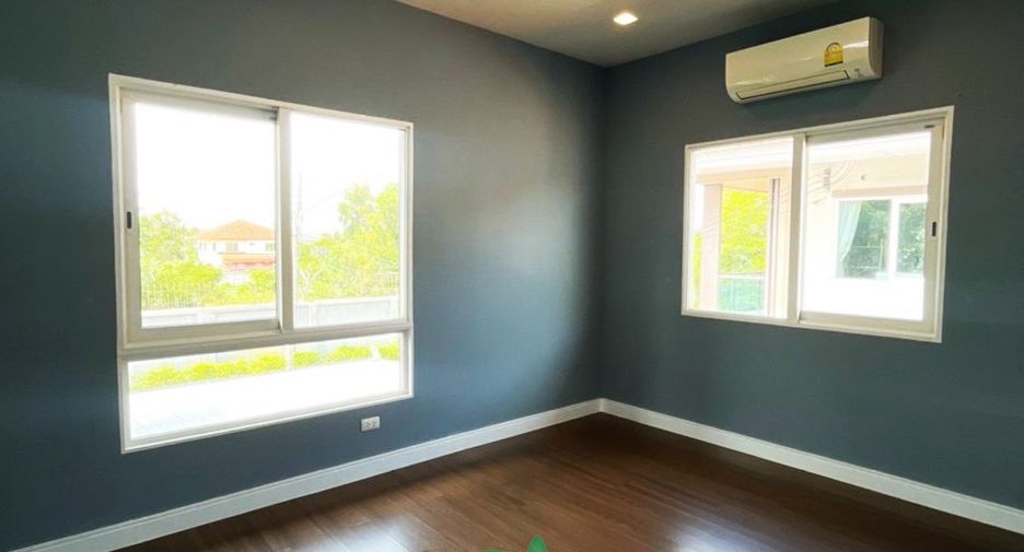For sale 3 bedrooms house in Mueang Pathum Thani, Pathum Thani