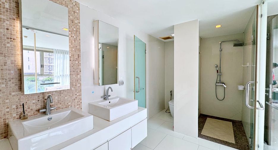 For rent and for sale 2 bedrooms condo in Bang Lamung, Chonburi