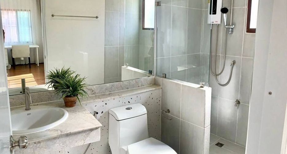 For rent 3 bedrooms house in Mueang Chiang Mai, Chiang Mai