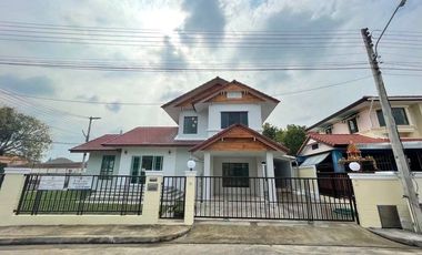 For rent 3 bedrooms house in Mueang Chiang Mai, Chiang Mai
