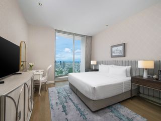 À louer 3 chambres appartement avec services à Pathum Wan, Bangkok