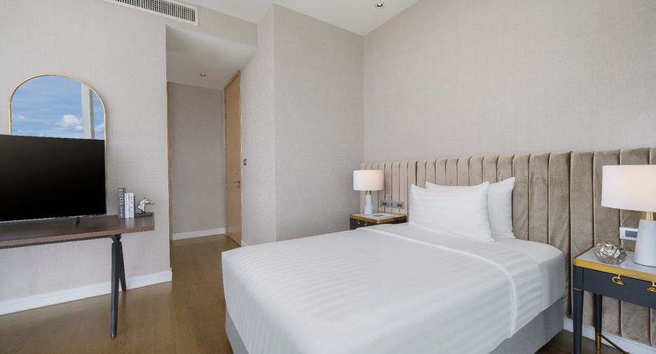 For rent 3 bedrooms serviced apartment in Pathum Wan, Bangkok