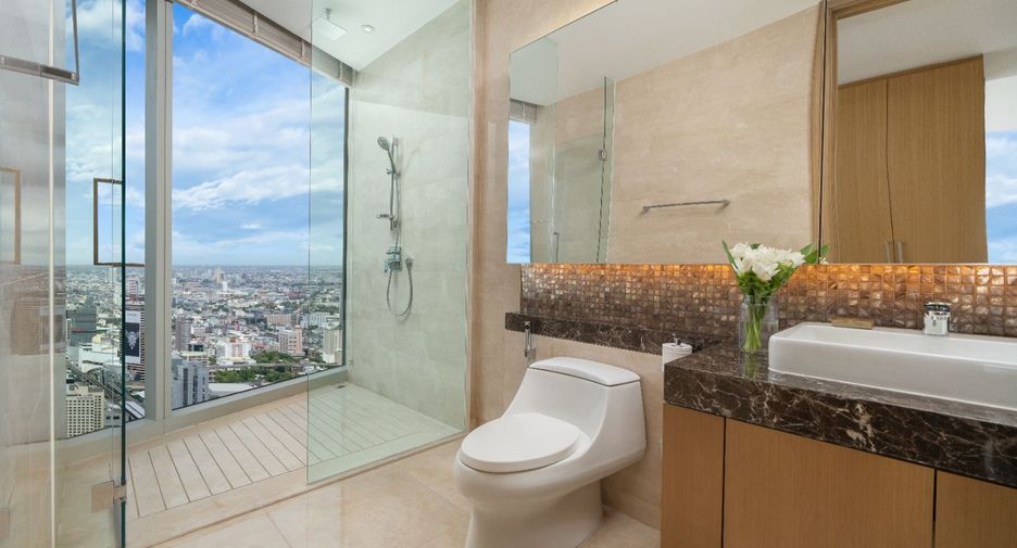 For rent 3 bedrooms serviced apartment in Pathum Wan, Bangkok