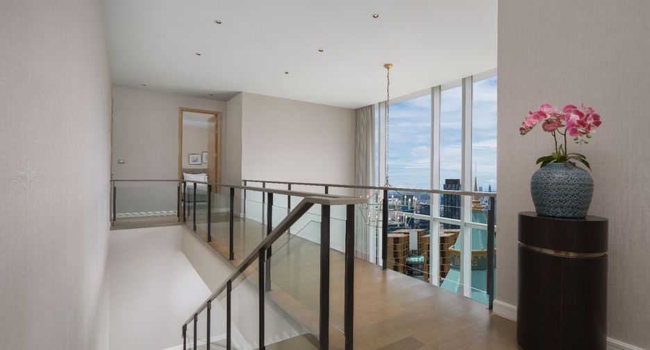For rent 3 bedrooms serviced apartment in Pathum Wan, Bangkok