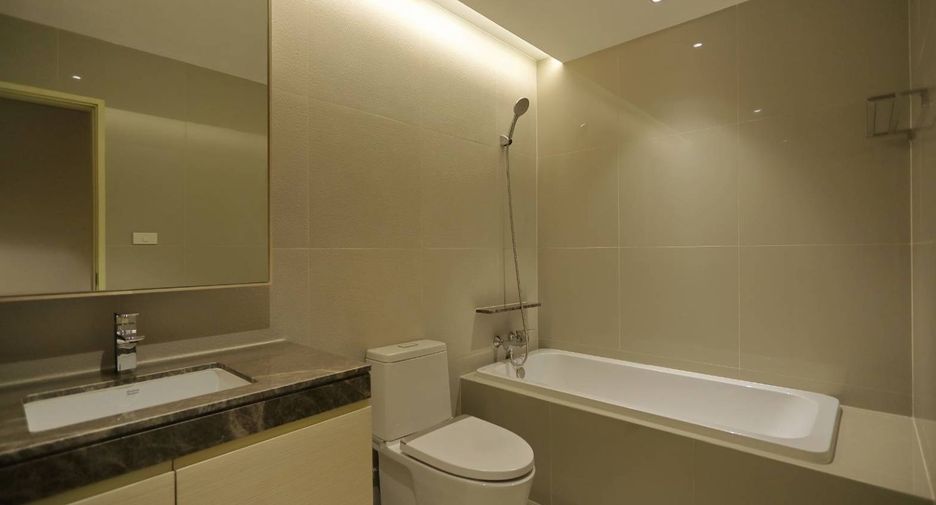For rent 3 bedrooms serviced apartment in Watthana, Bangkok