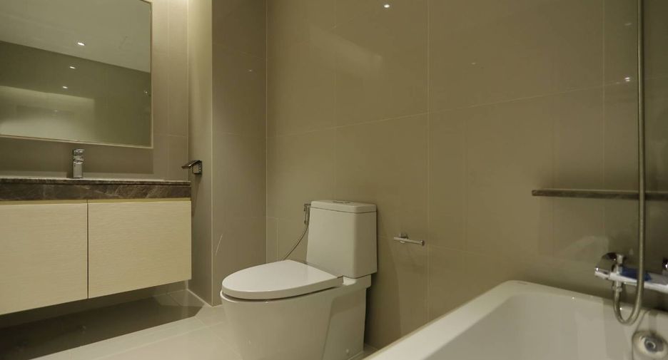 For rent 3 bedrooms serviced apartment in Watthana, Bangkok