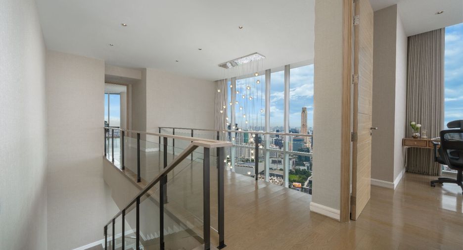 For rent 3 bedrooms condo in Pathum Wan, Bangkok