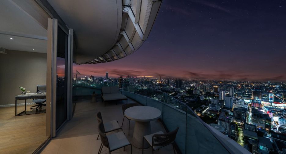For rent 3 bedrooms condo in Pathum Wan, Bangkok