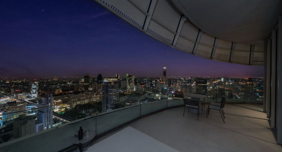For rent 3 bedrooms condo in Pathum Wan, Bangkok
