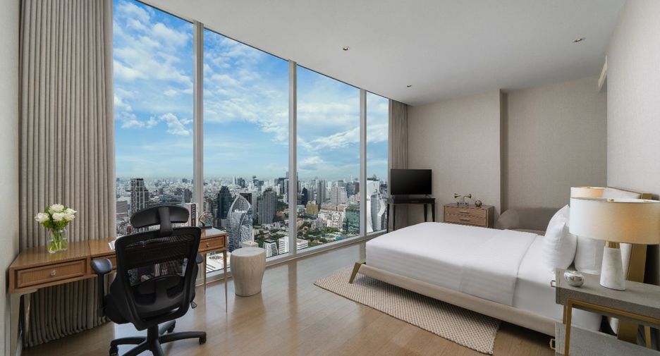 For rent 3 bedrooms condo in Pathum Wan, Bangkok
