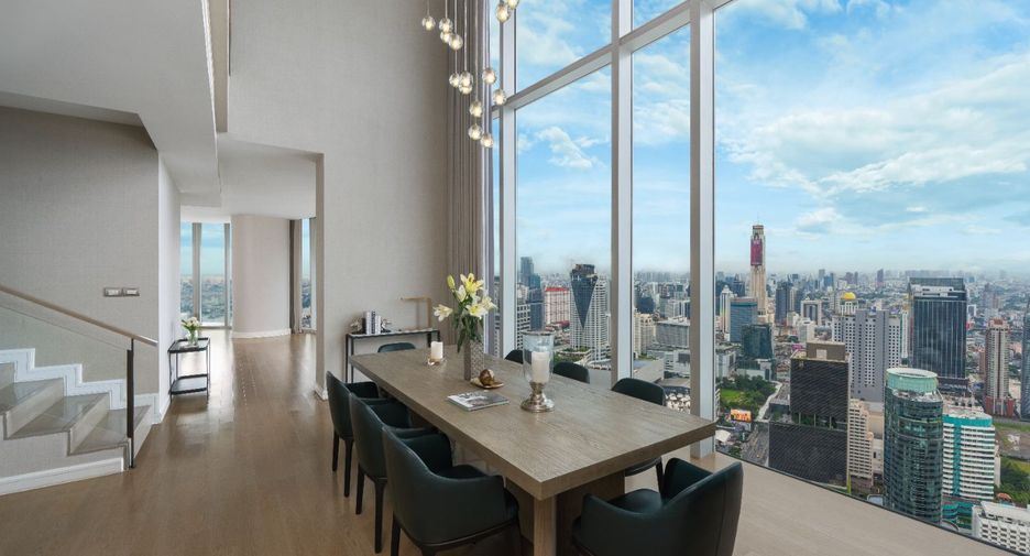 For rent 3 bedrooms condo in Pathum Wan, Bangkok
