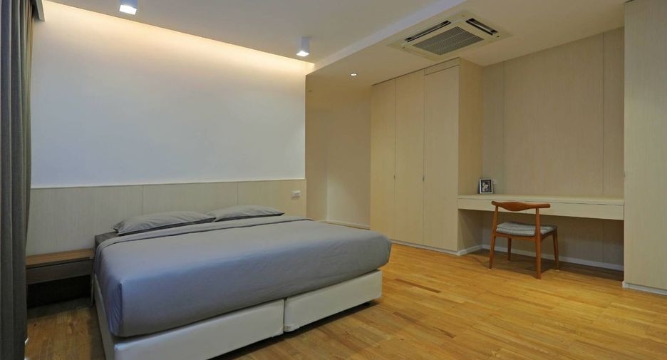 For rent 5 bedrooms serviced apartment in Watthana, Bangkok
