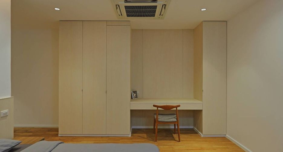 For rent 5 bedrooms serviced apartment in Watthana, Bangkok