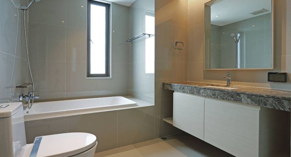 For rent 5 bedrooms serviced apartment in Watthana, Bangkok