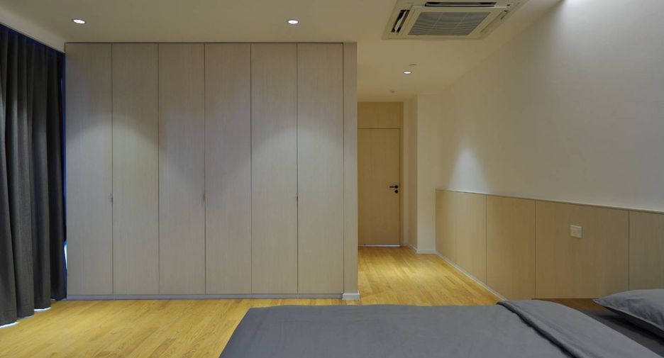 For rent 5 bedrooms serviced apartment in Watthana, Bangkok
